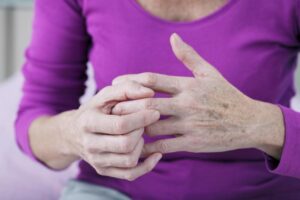 Read more about the article How IV Therapy Can Help You Cope with Arthritis Pain